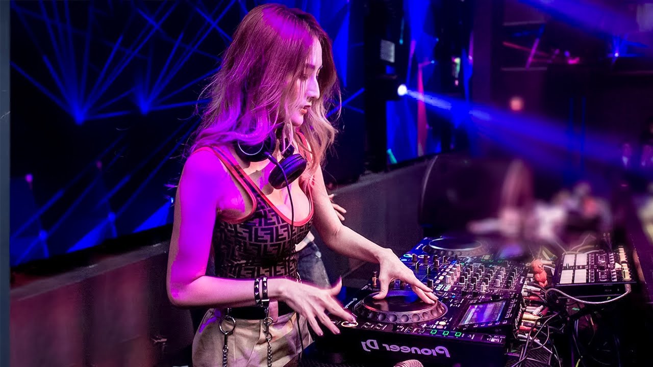 DJ 1